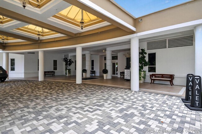 Building Photo - 701 Brickell Key Blvd