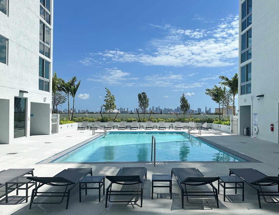 Douglas Enclave Apartments in Miami, FL