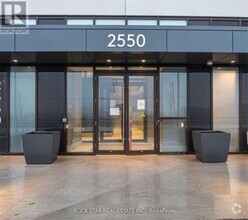 Building Photo - 2550-2550 Simcoe St N