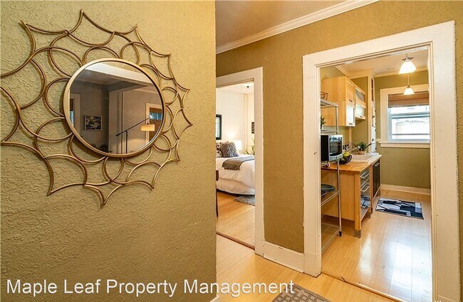 Building Photo - 1 br, 1 bath House - 1107 E. Denny Way, #A8