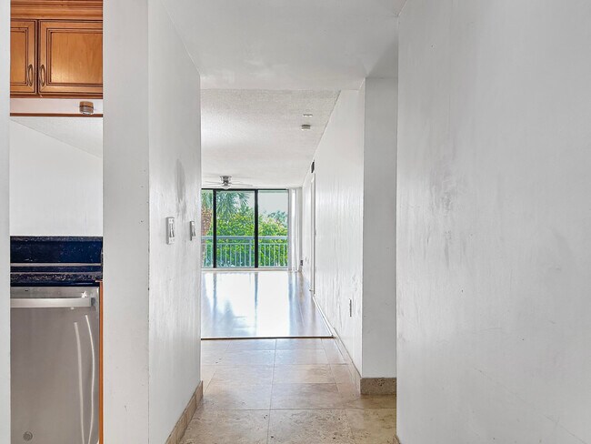 Foto del edificio - 2761 Village Blvd