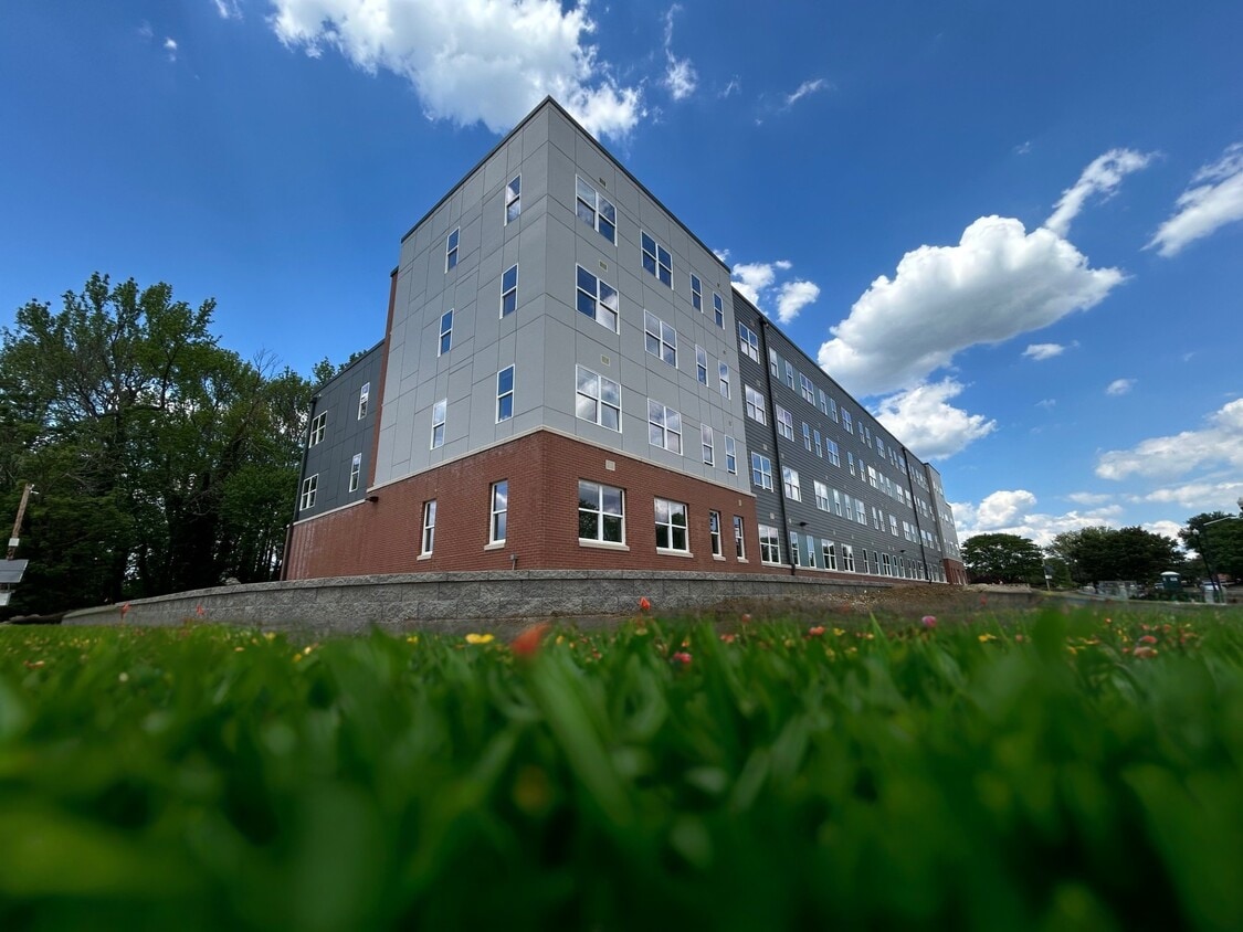 Foto principal - Residences at Harper