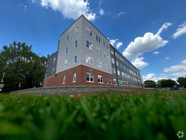 Building Photo - Residences at Harper