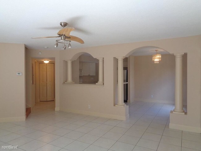 Building Photo - 142 Weybridge Cir