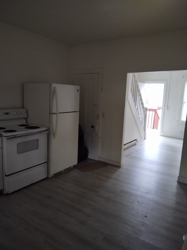 Building Photo - 52 Hallet St