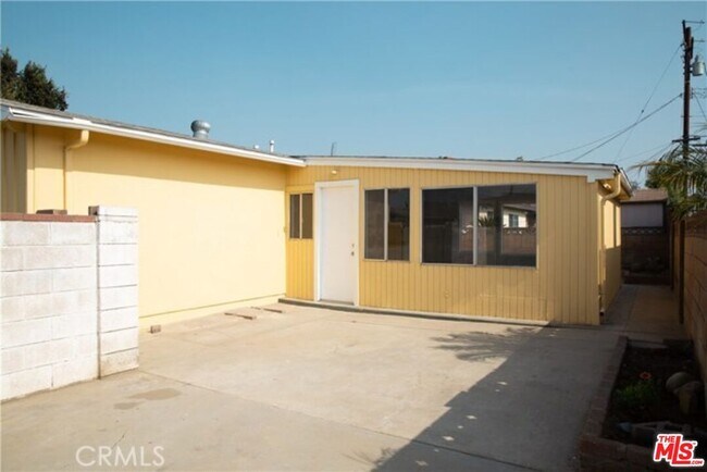Building Photo - 11007 Backford St