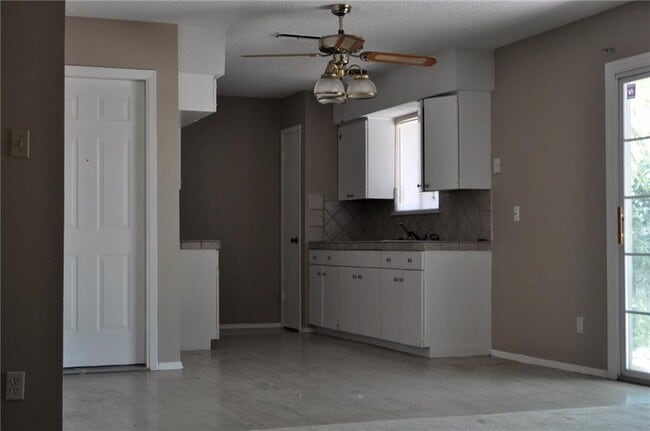 Foto del edificio - 1006 Warrington Dr