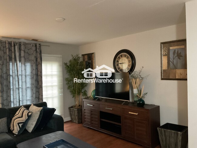 Foto del edificio - 1207 Green Oaks Ln