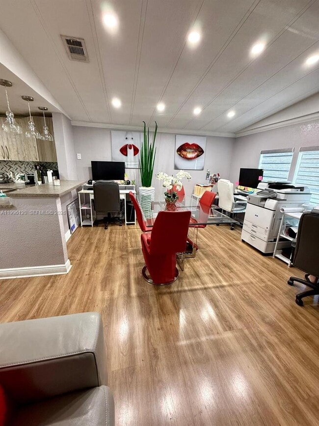Foto del edificio - 5371 NW 200th Terrace