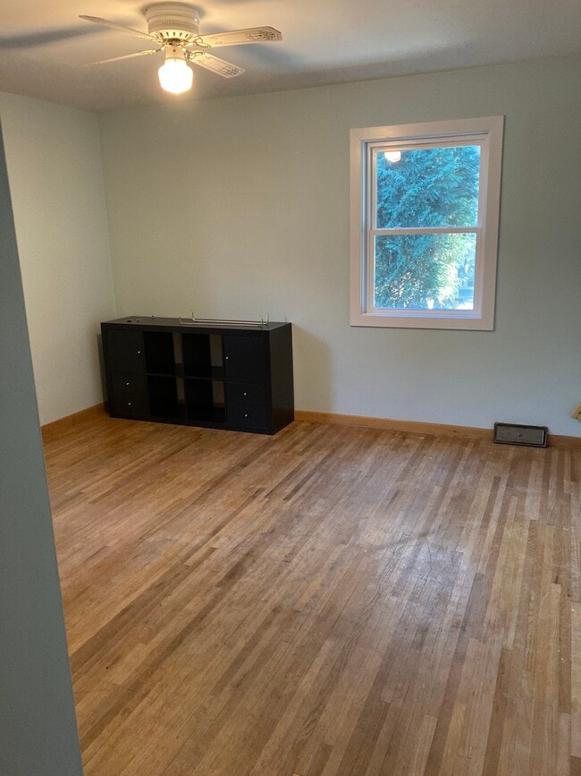 Building Photo - 1204 Hill Ave