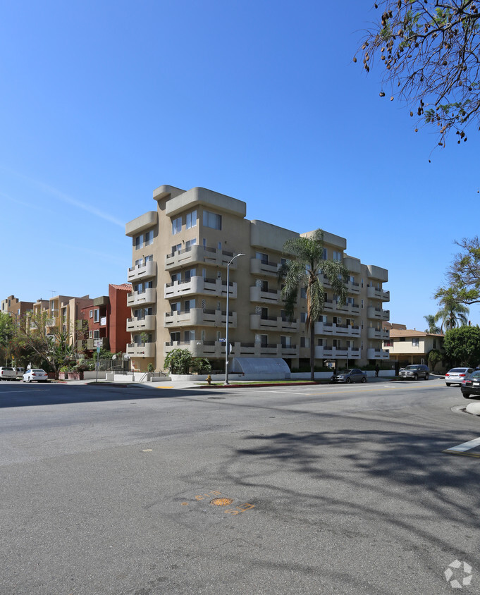 Primary Photo - 701 S Kingsley Dr