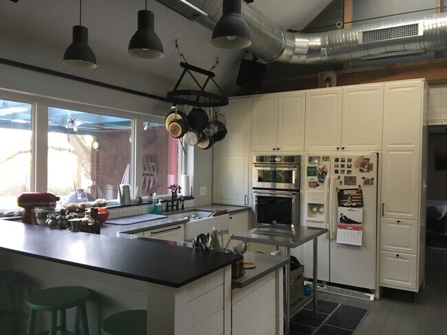 Kitchen - 14201 Cedarbrook Dr