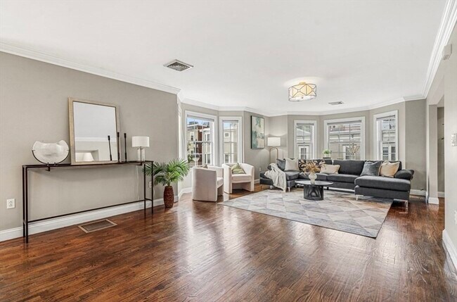 Foto del edificio - 476 E 3rd St