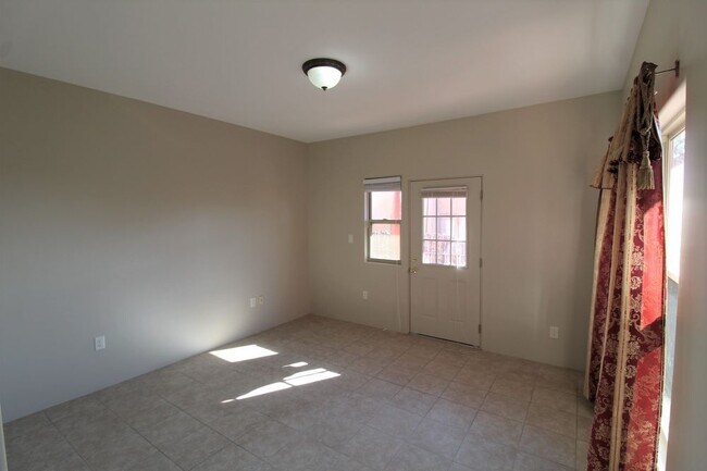 Building Photo - 6646 Jaguar Rd