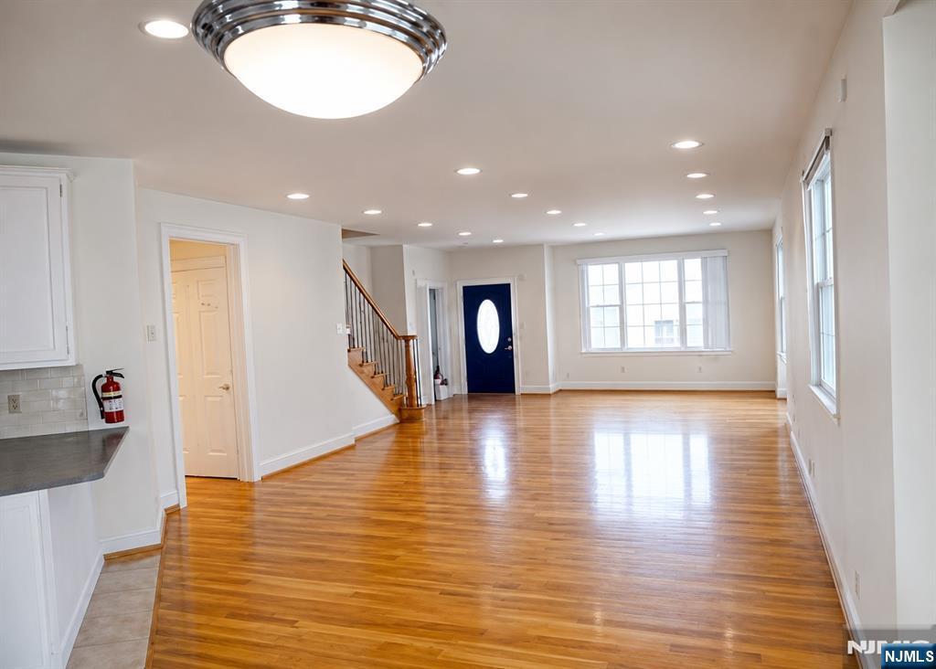 Building Photo - 37 Vanderburgh Ave