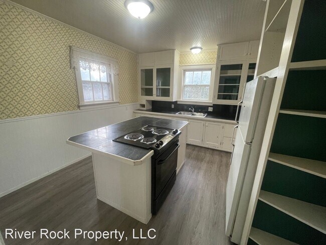 Foto del edificio - 4 br, 1 bath House - 702 5th Street South