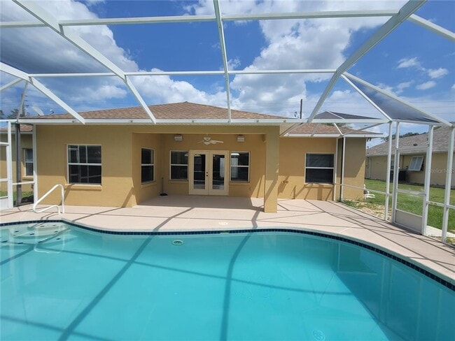 Building Photo - 165 Frontier Dr