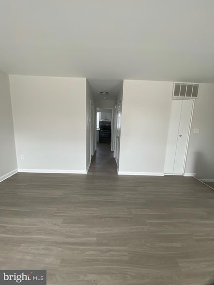 Building Photo - 1117 Chesapeake Dr