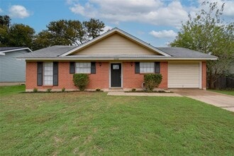 Building Photo - 6508 Middleham Pl