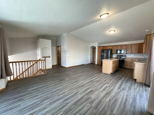 Foto del edificio - 4743 Harvest Dr S