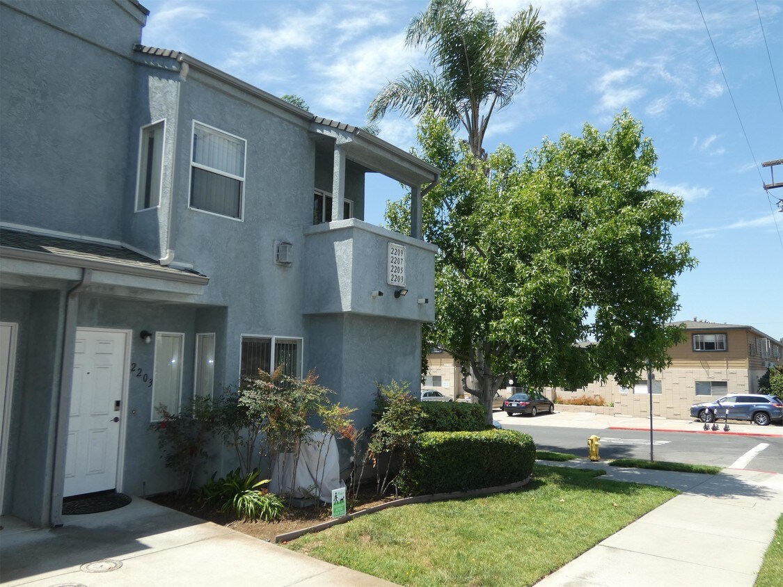Foto principal - 2203 Howard Ave