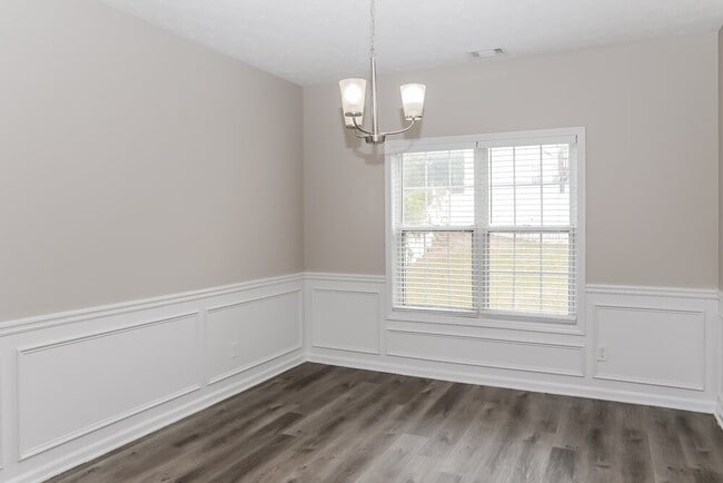 Foto del edificio - 652 Adams Landing Ct