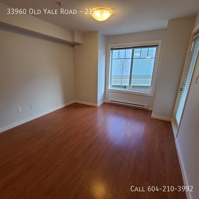 Building Photo - Updated Condo In Downtown Abbotsford