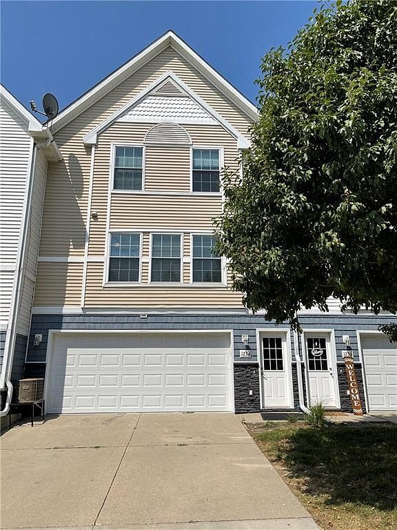 1234 SE Village View Ln, Ankeny, IA 50021 Townhome Rentals in Ankeny