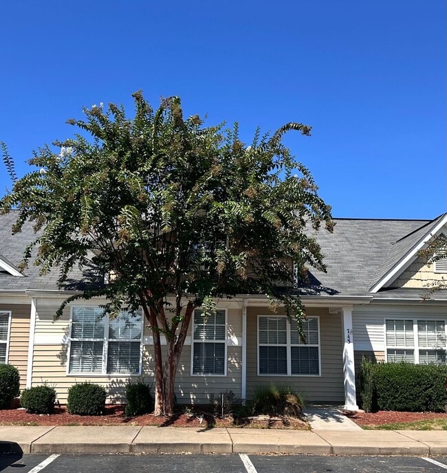 Exclusively Offered By Muse Realty Rentals... - Exclusively Offered By Muse Realty Rentals... House