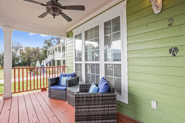 Building Photo - 426 Russell Ave