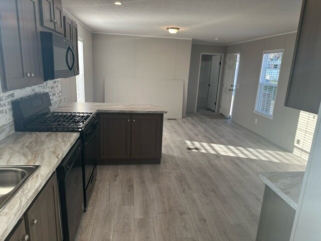 Foto del edificio - 3523 Loveside Terrace