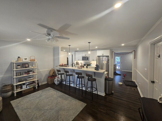 Foto del edificio - 1055 College Station Rd