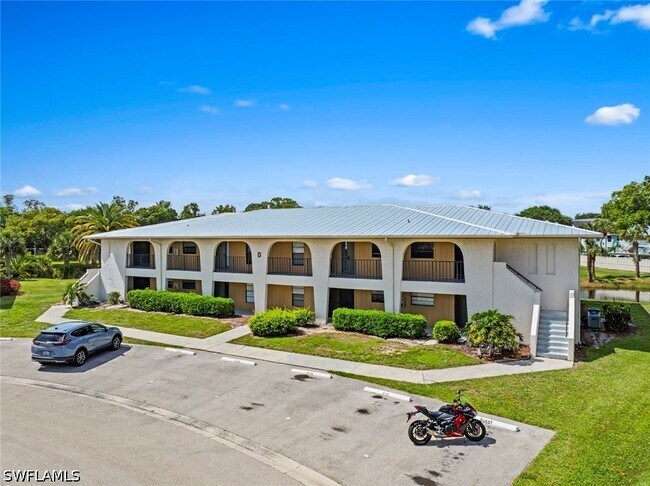 Foto del edificio - 151 Cypress Way E