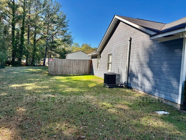 Building Photo - 776 Lee Rd 222