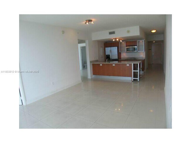 Foto del edificio - 185 SW 7th St