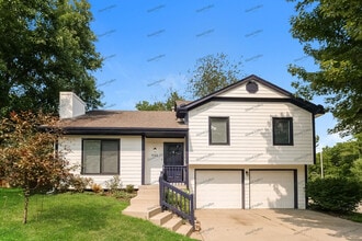 Building Photo - 1032 NE Bristol Dr