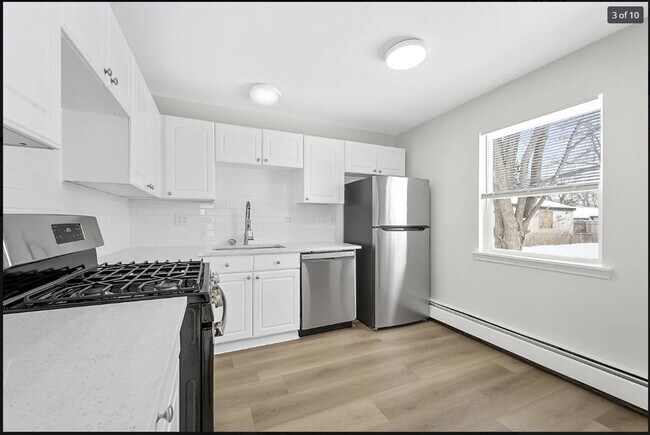 Building Photo - COMING SOON! Charming 3-Bed Home in Roseville with Modern Upgrades