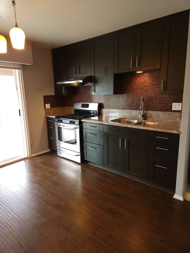 Building Photo - 262