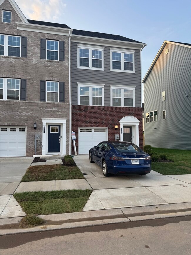 Building Photo - 2269 Marcy Dr