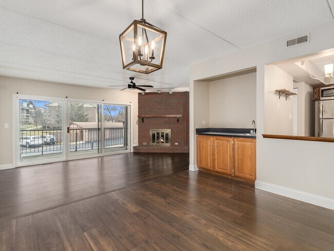 Building Photo - 7 Cinnamon Creek Dr