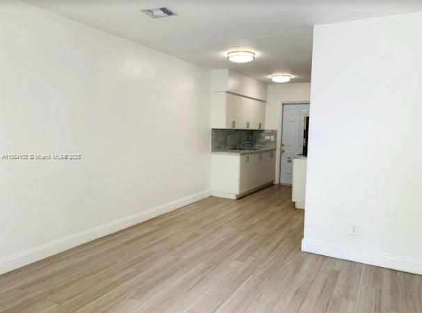Foto del edificio - 738 NE 86th St