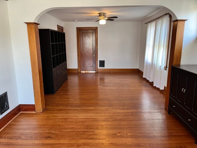 Foto del edificio - 883 Tifft St