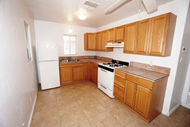 Building Photo - Charming 1 bed-1 bath