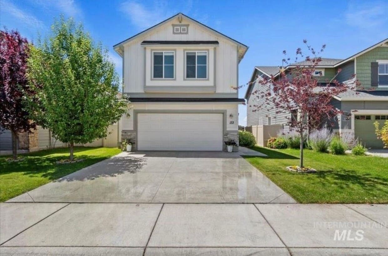 Primary Photo - Modern 4-Bedroom Home in Meridian – Spacio...