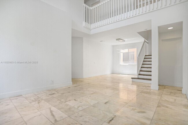 Building Photo - 1126 Golden Cane Dr