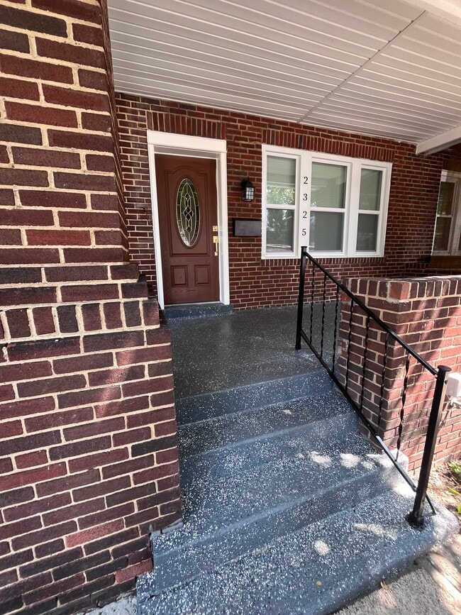 Front entrance - 2325 Penn St