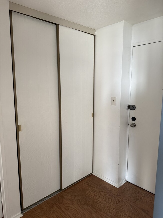 Building Photo - 20 Chesterton Dr