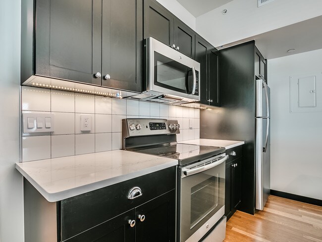 Building Photo - 627 NW 5th St