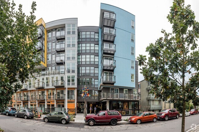 View of East Park Apartments for Rent with High Ceilings - Seattle, WA - 20 ...