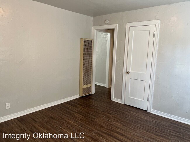 Building Photo - 3 br, 1 bath House - 908 Southwest 48th St...